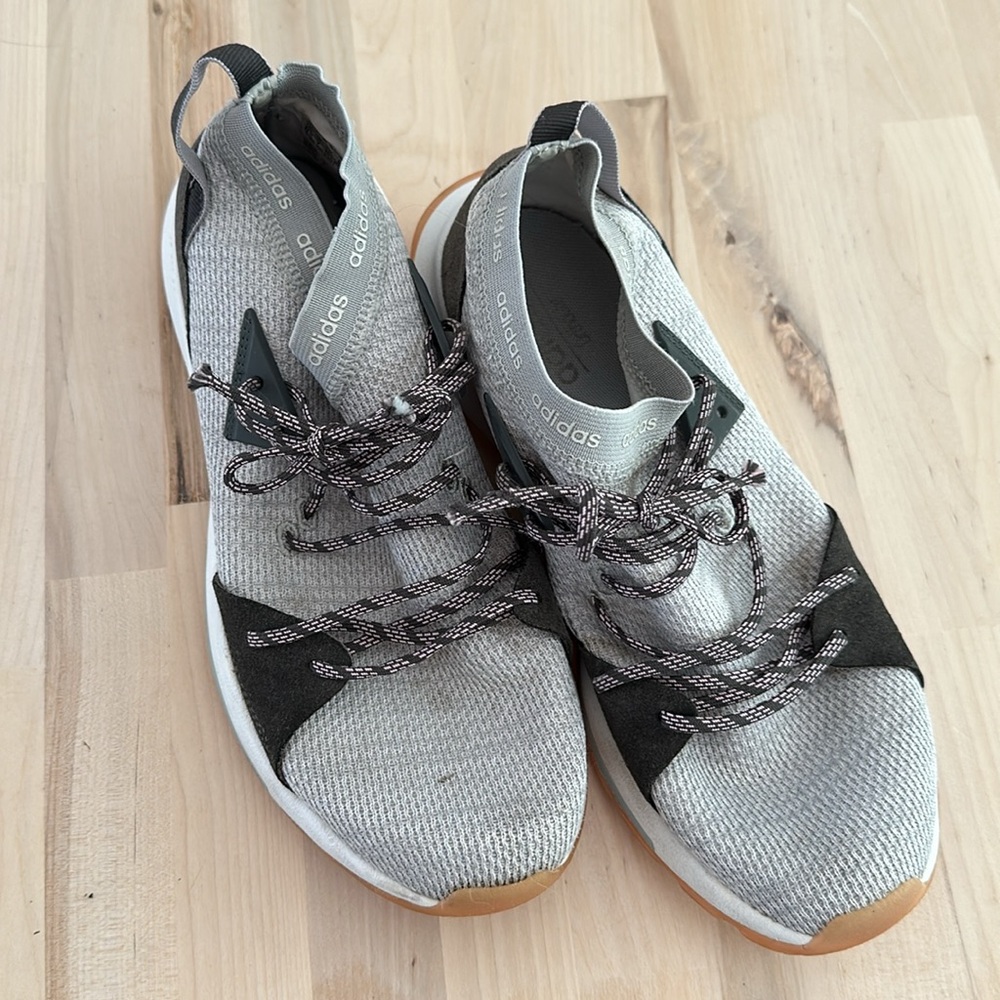 Adidas Quesa slip on sneakers